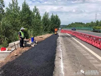 南部县八尔湖互通路面工程顺利完工