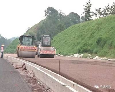 梅平高速平远段全线600余名工人节日在岗忙建设