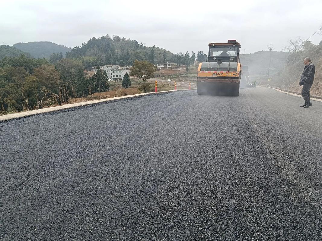 贵州旭辉科技建设安龙县海子至洒雨公路改扩建工程沥青路面及路桥附属劳务分包项目概述
